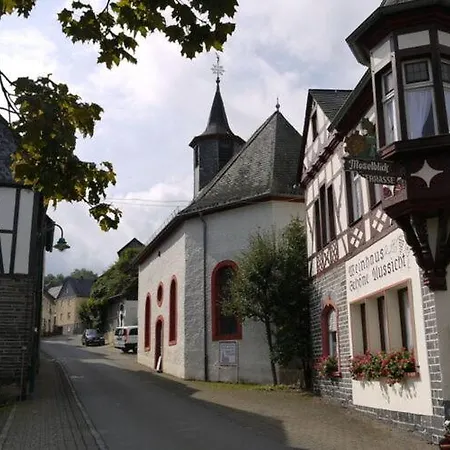 Apartment Haus-stumm